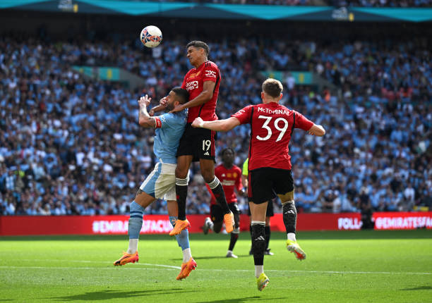 洛尼亚都盯 洛尼亚都盯